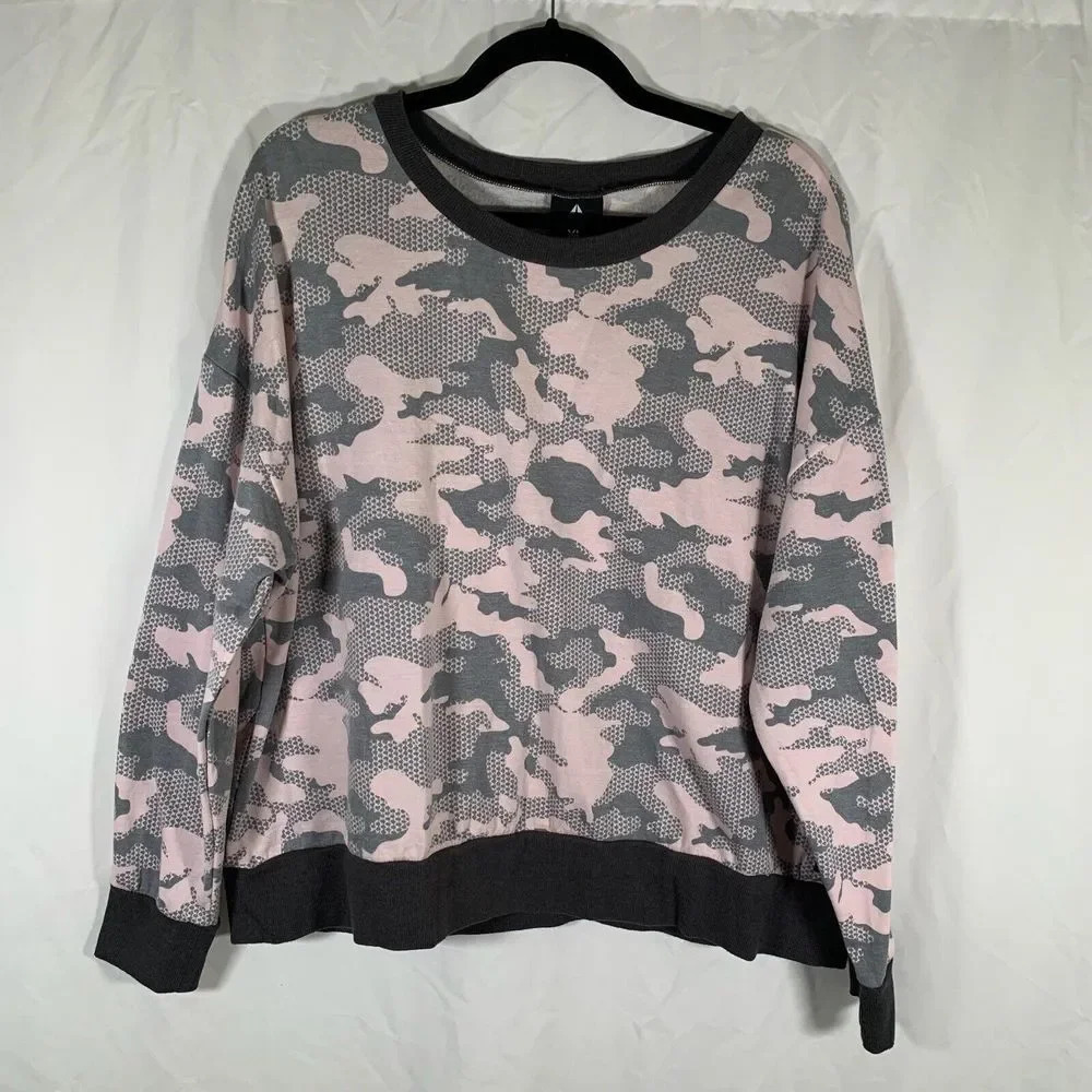 Reebok Sweater Women’s XL Pink Grey Camo Print Fleece Pullover